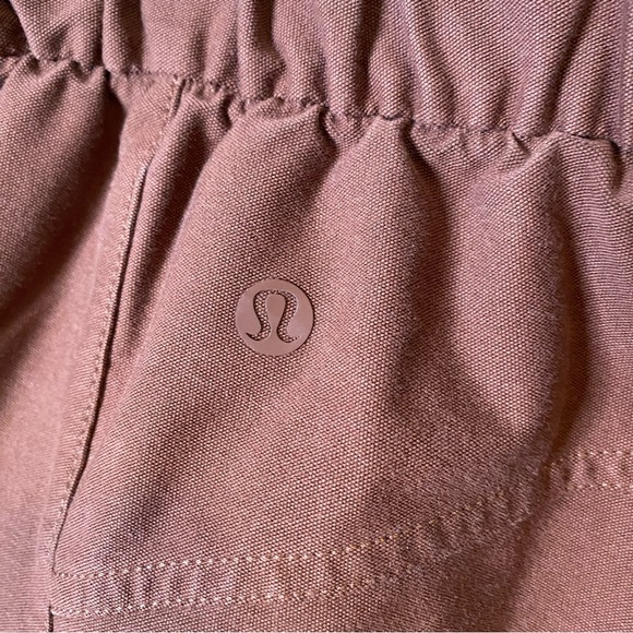 Lululemon Light Utilitech Cargo High Rise Pants - Picture 4 of 6